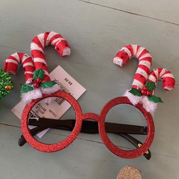3 pair of fun holiday glasses - Picture 3 of 4
